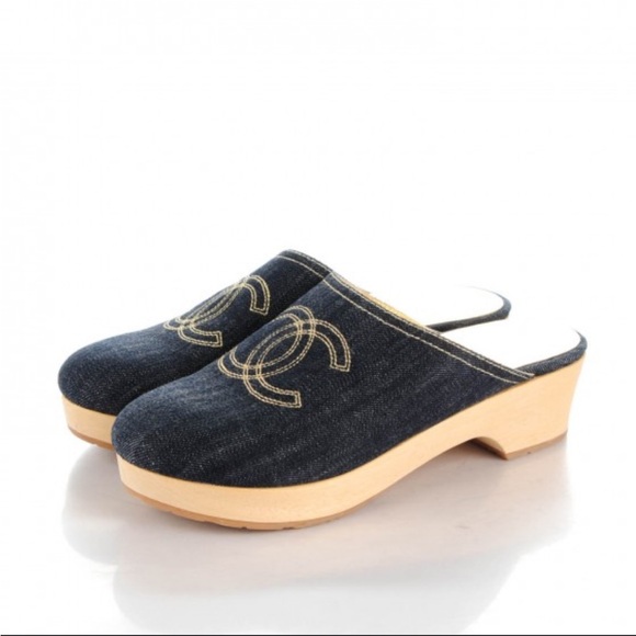 CHANEL 2006 Denim Wooden Clogs Size 39 Mules Slip On CC Monogram Logo Lagerfeld - Picture 1 of 16